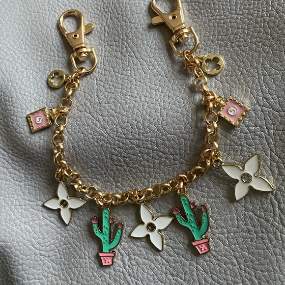 Cactus design chain charm - Picture 1 of 4